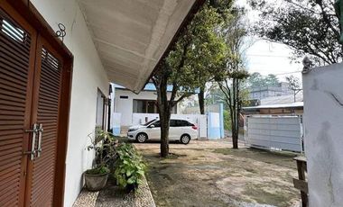 Dijual semi Villa SHM 2 lantai di Bandung Timur
