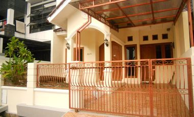 Disewakan Rumah di Taman Laguna Cibubur