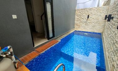 10 Juta punya Rumah Industrialis ada Private Pool dan Solar Panel