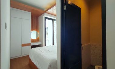 10 Juta punya Rumah Industrialis ada Private Pool dan Solar Panel