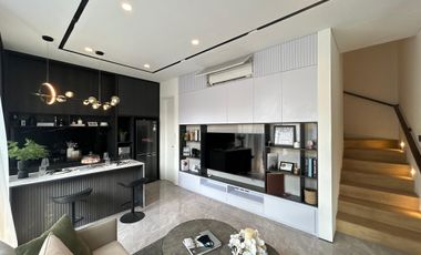 Rumah 3 Lantai full furnished+mini swimming pool dikota jakarta Timur