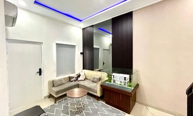Rumah 3 Lantai full furnished+mini swimming pool dikota jakarta Timur