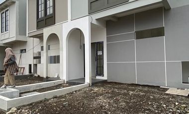 Dijual Rumah Exclusive Cluster 2 lantai ANVAYA Strategis Murah