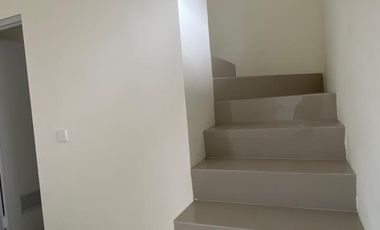 Dijual Rumah Exclusive Cluster 2 lantai ANVAYA Strategis Murah