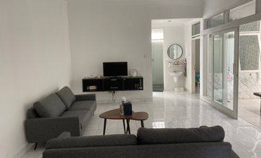 Termurah! Rumah lux singgasana pradana bandung tengah