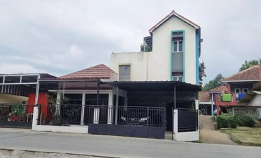 Rumah 2.5 Lantai di Pinggir Jalan Soghiri 5 Menit ke TOL Tanah Baru