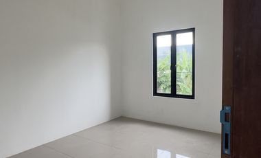DI JUAL RUMAH JALAN YOMPO DAENG NABA DEKAT KFC HERTASNING