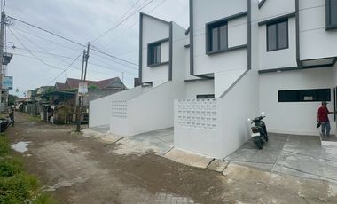 DI JUAL RUMAH JALAN YOMPO DAENG NABA DEKAT KFC HERTASNING