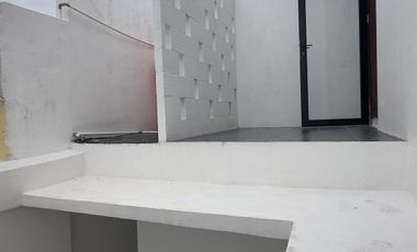DI JUAL RUMAH JALAN YOMPO DAENG NABA DEKAT KFC HERTASNING
