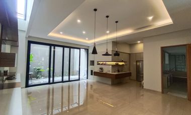 Jual Cepat Murah Rumah Lux Pusat Kota  Sayap jln Gatot Subroto Burangrang