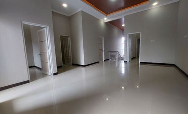 Rumah baru mewah minimalis mangkubumen solo kota