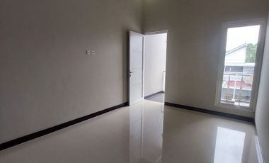 Rumah baru mewah minimalis mangkubumen solo kota