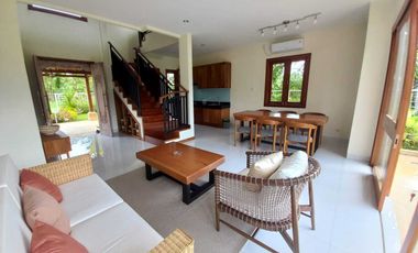 Villa fully furnished in Ubud with rice field view