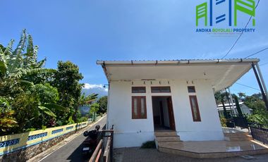 Rumah dengan view pemandangan dekat obyek wisata di karangpandan