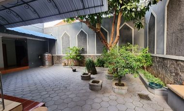 Rumah Bagus 2 Lantai  Timuran Tengah Kota Solo Dekat RS PKU (ED)