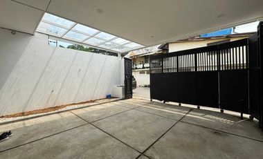 DIJUAL RUMAH MEWAH TAMAN KENTEN PALEMBANG – Rumah Baru Full Granit