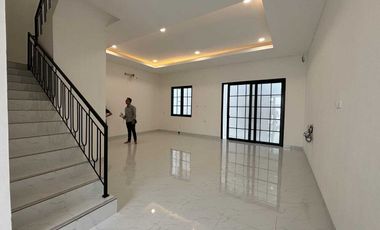 DIJUAL RUMAH MEWAH TAMAN KENTEN PALEMBANG – Rumah Baru Full Granit