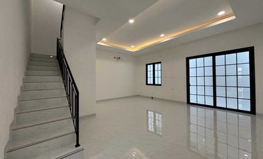 DIJUAL RUMAH MEWAH TAMAN KENTEN PALEMBANG – Rumah Baru Full Granit