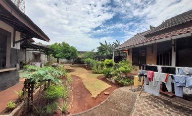 Dijual Rumah Asri Dengan Halaman Luas di Jaka Permai