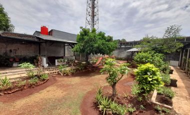 Dijual Rumah Asri Dengan Halaman Luas di Jaka Permai