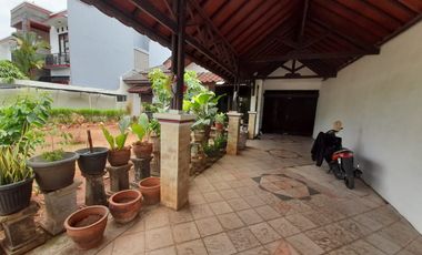 Dijual Rumah Asri Dengan Halaman Luas di Jaka Permai