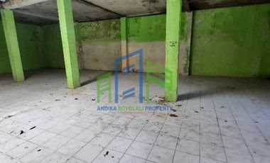 Rumah depan pabrik dan jalan raya di ngaru aru banyudono boyolali