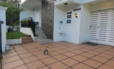 RUMAH MEWAH 2 LANTAI DIJUAL MURAH