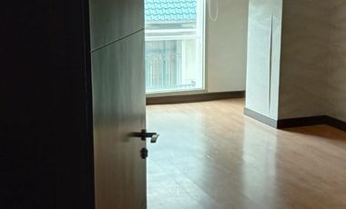 OFFICE SEMI FURNISH DI SEWAKAN DI PLAZA SIMATUPANG