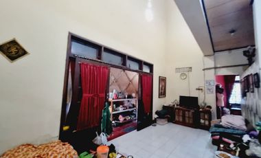 Rumah 2 Lantai Serengan Solo Kota Harga Terjangkau (DR)