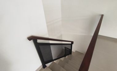 Ruko 2 LT Siap Huni Pinggir Jalan Raya FREE DP 10 Menit Tol Cimanggis