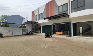 Ruko 2 LT Siap Huni Pinggir Jalan Raya FREE DP 10 Menit Tol Cimanggis