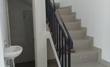 Rumah Syariah 2 Lantai Dekat Bintaro, 2 Menit Dari Polsek Pondok Aren