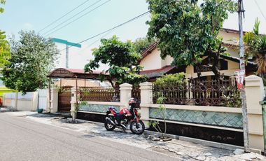 Rumah luas strategis Kerten laweyan solo dekat sunan hotel