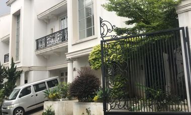 Rumah Klasik Mewah di Cluster dkt Stasiun MRT ada Pool, Cipete, Jaksel