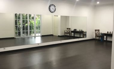 Rumah Klasik Mewah di Cluster dkt Stasiun MRT ada Pool, Cipete, Jaksel