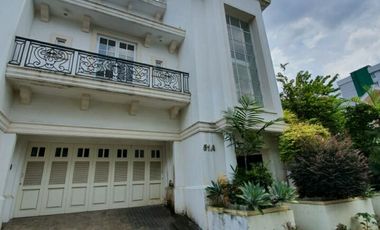 Rumah Klasik Mewah di Cluster dkt Stasiun MRT ada Pool, Cipete, Jaksel