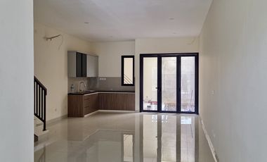 Dijual Rumah Baru 5x20m2 di Kawasan Bagus Metland Puri Strategis