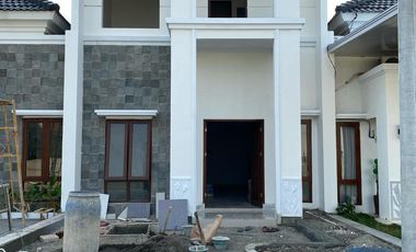 Rumah 2 lantai  di  adiwerna sapphirw mesiterania