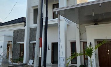 Rumah 2 lantai  di  adiwerna sapphirw mesiterania