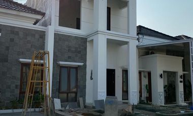 Rumah 2 lantai  di  adiwerna sapphirw mesiterania