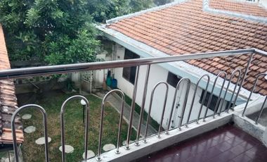 Rumah dan Kost Aktif  Luas Klasik Tengah Kota Manahan Solo (AR)