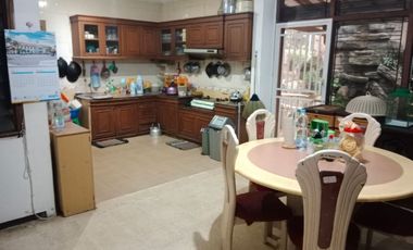 Rumah dan Kost Aktif  Luas Klasik Tengah Kota Manahan Solo (AR)