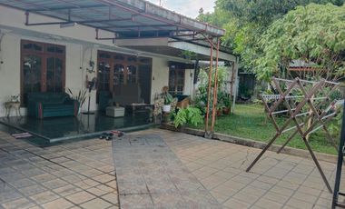 Rumah dan Kost Aktif  Luas Klasik Tengah Kota Manahan Solo (AR)