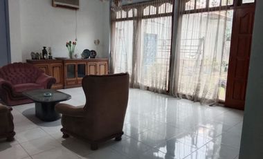 Rumah dan Kost Aktif  Luas Klasik Tengah Kota Manahan Solo (AR)