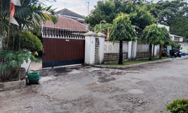 Rumah dan Kost Aktif  Luas Klasik Tengah Kota Manahan Solo (AR)