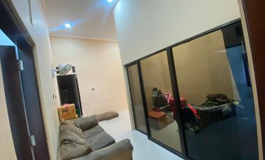 Jual cepat BU rumah bagus luas Sawahan