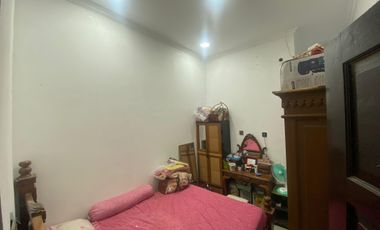 Jual cepat BU rumah bagus luas Sawahan