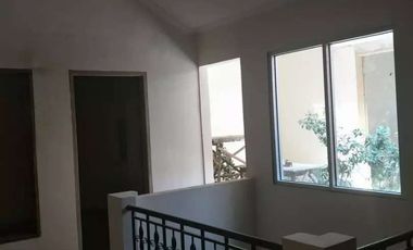 Rumah baru, 10 x 21, hdp selatan, 2 lantai, di Taman Semanan Indah