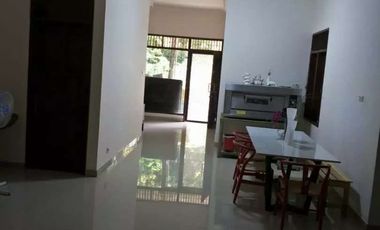 Rumah baru, 10 x 21, hdp selatan, 2 lantai, di Taman Semanan Indah