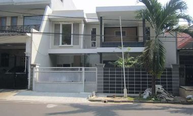 Rumah baru, 10 x 21, hdp selatan, 2 lantai, di Taman Semanan Indah